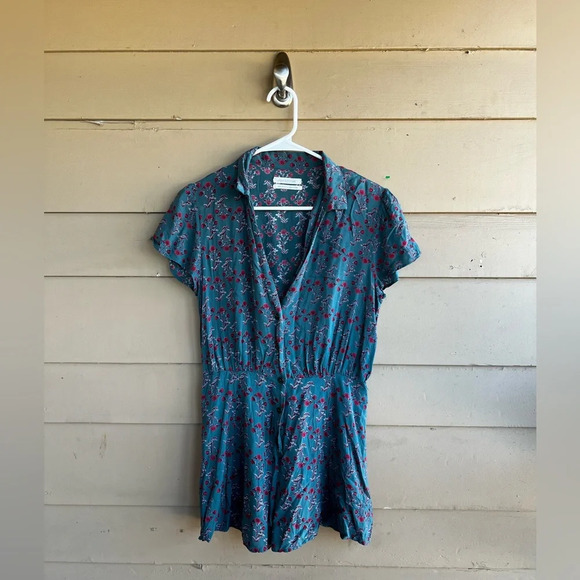 Urban Outfitters Floral Romper - Size M - Picture 1 of 6